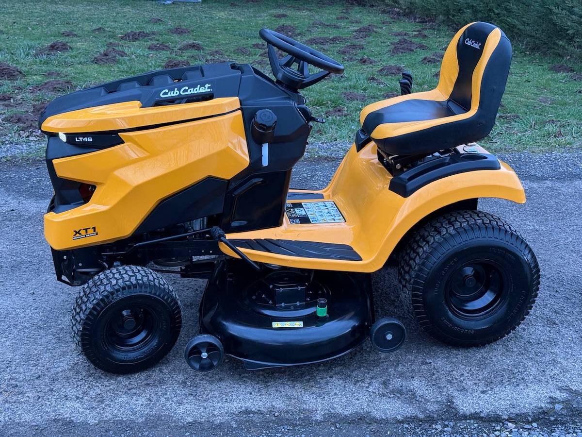 Pristine Cub Cadet LT46 Enduro Riding Lawn Mower for Sale 00F0F dcAqozQnpcM 0kE0fu 1200x900 Pristine Cub Cadet LT46 Enduro Riding Lawn Mower for Sale