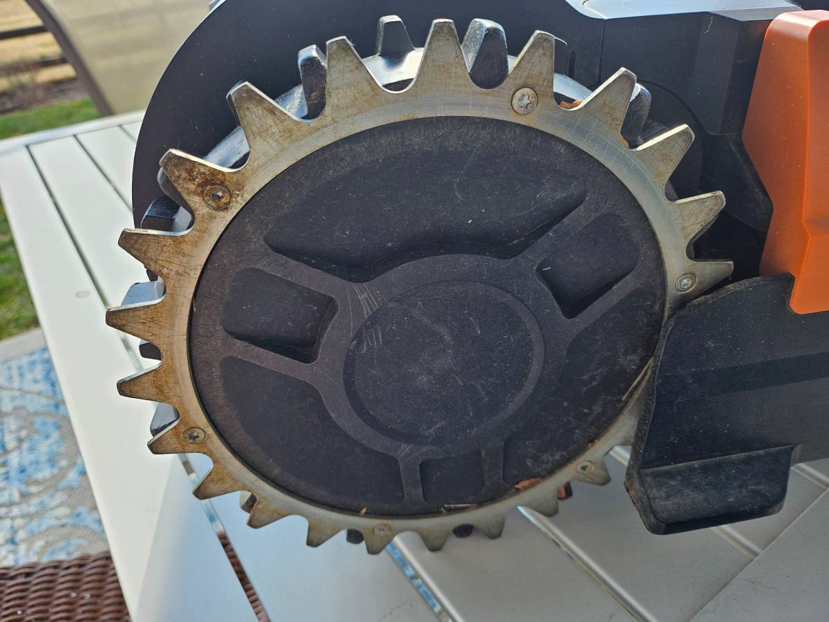 Used Worx Landroid WR147 M 1/4 Acre robotic lawn mower 00K0K l0kr9HLu3r 0CI0t2 1200x900 Used Worx Landroid WR147 M 1/4 Acre robotic lawn mower