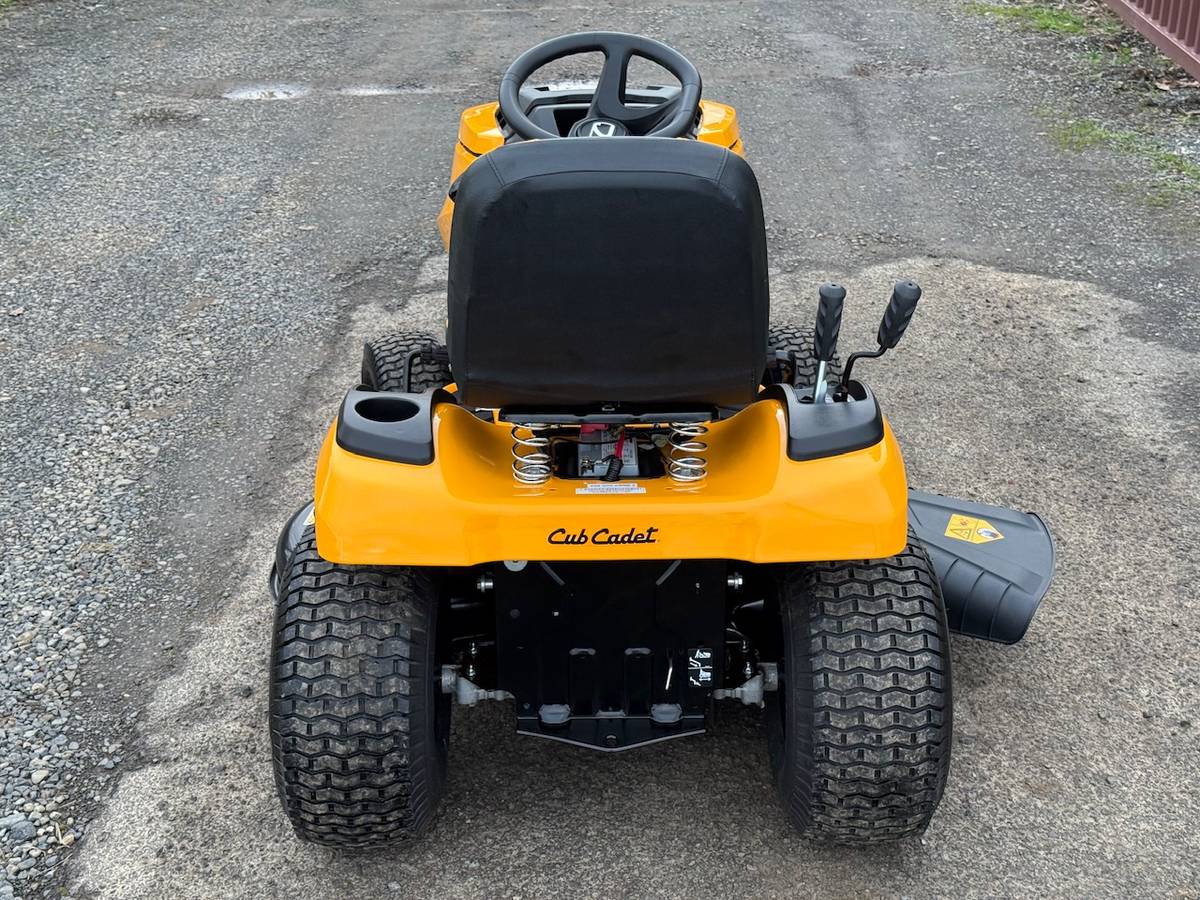 Pristine Cub Cadet LT46 Enduro Riding Lawn Mower for Sale 00X0X 1H32ePyESIW 0kE0fu 1200x900 Pristine Cub Cadet LT46 Enduro Riding Lawn Mower for Sale