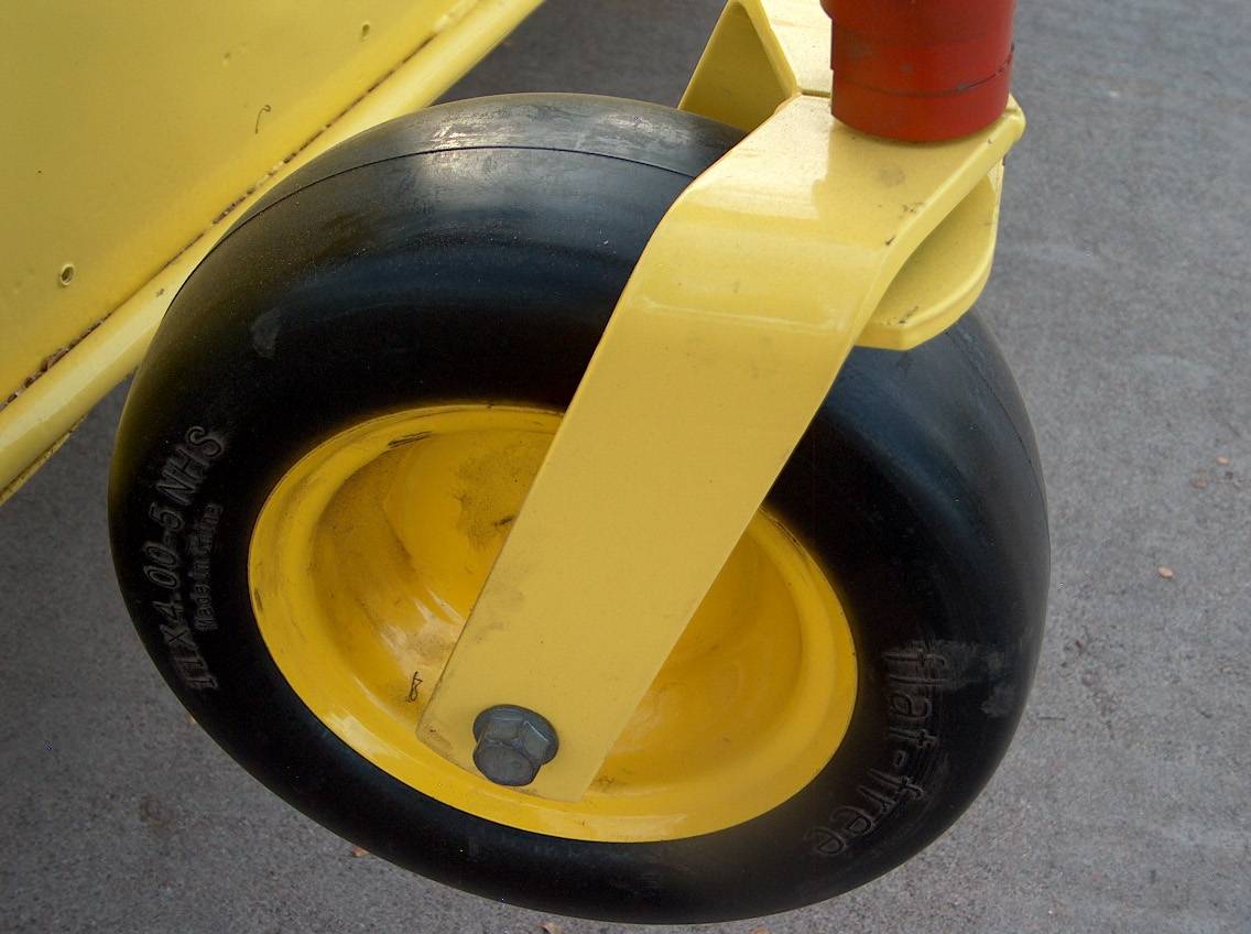 Used John Deere 1145 4x4 tractor with 6 foot wide front mower 01313 111QgfiyqFR 0ik0dG 1200x900 Used John Deere 1145 4x4 tractor with 6 foot wide front mower