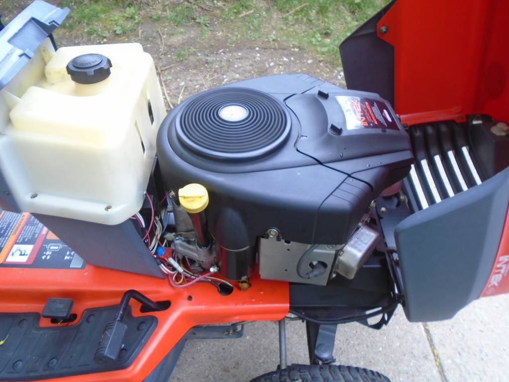 Used John Deere Scotts 2046H riding lawn mower tractor 00C0C gHpdOl42qHs 0gw0co 1200x900 Used John Deere Scotts 2046H riding lawn mower tractor