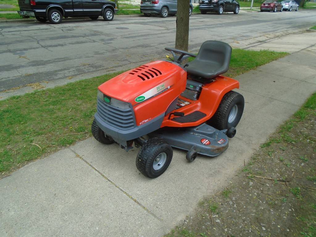 Used John Deere Scotts 2046H riding lawn mower tractor 00P0P 8obrkk8wqj5 0gw0co 1200x900 Used John Deere Scotts 2046H riding lawn mower tractor
