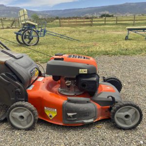 Like New Husqvarna HU800AWD 22-inch lawn mower for Sale