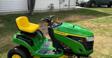 00909 c1rAhlJdkhE 0t20CI 1200x900 375x195 Used John Deere S100 riding lawn mower for Sale