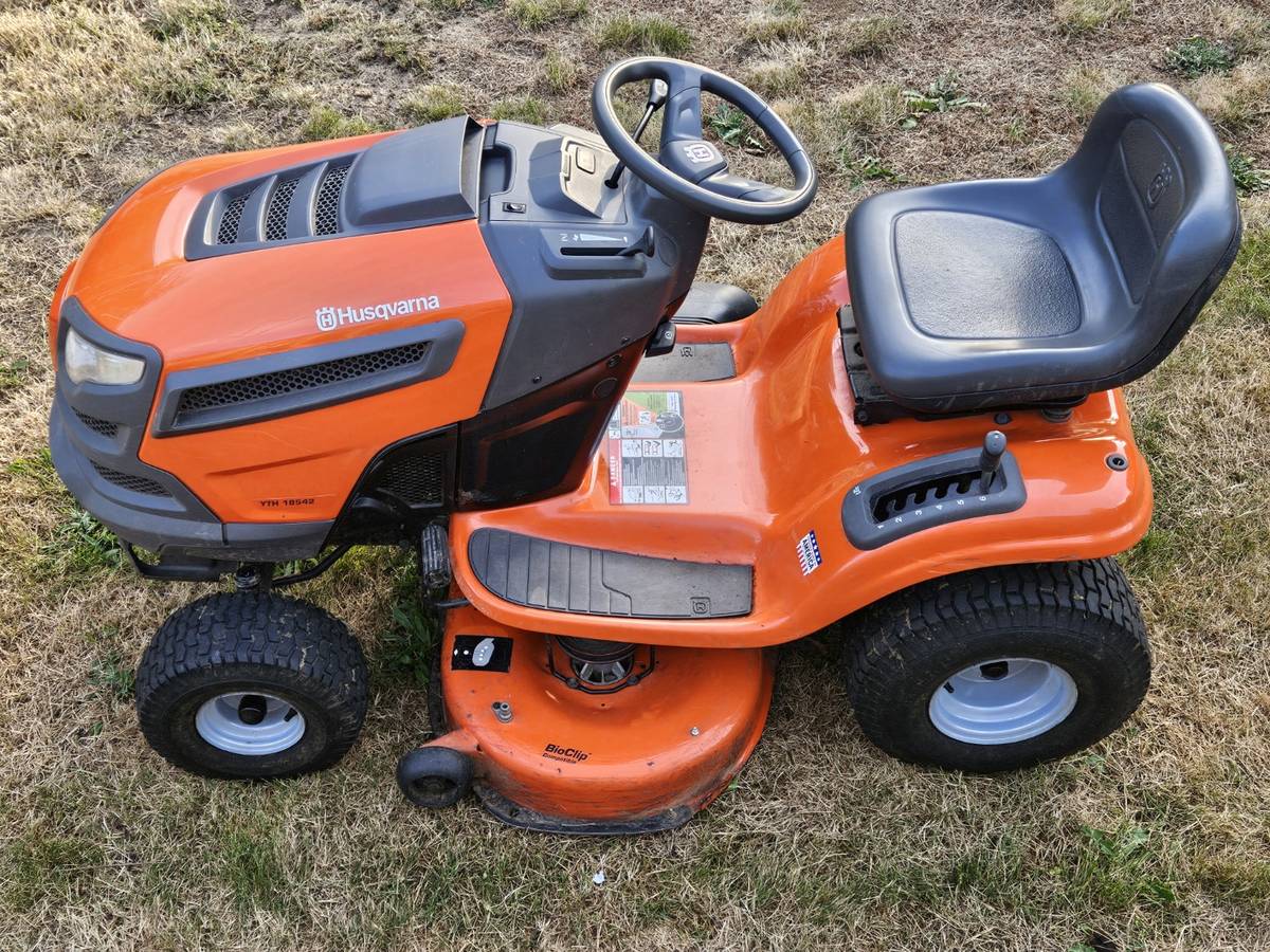 Used Husqvarna YTH 18542 Riding Lawn Mower 00V0V l3hBtzNN3yh 0o50i4 1200x900 Used Husqvarna YTH 18542 Riding Lawn Mower