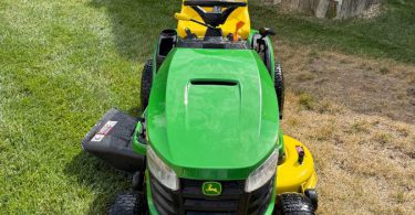 00u0u 54XLJKAwooe 0t20CI 1200x900 375x195 Used John Deere S100 riding lawn mower for Sale