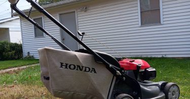 00W0W iOkfoei02lc 0kE0fu 1200x900 375x195 Used Honda HRX217 VKA 4 in 1 Versamow Lawn Mower