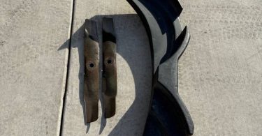 00000 llPzM0HRSfU 0t20CI 1200x900 375x195 2015 John Deere X310 lawn tractor mower with snow blade