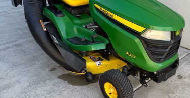 00101 2jdha3HtnIY 0t20CI 1200x900 375x195 2015 John Deere X310 lawn tractor mower with snow blade