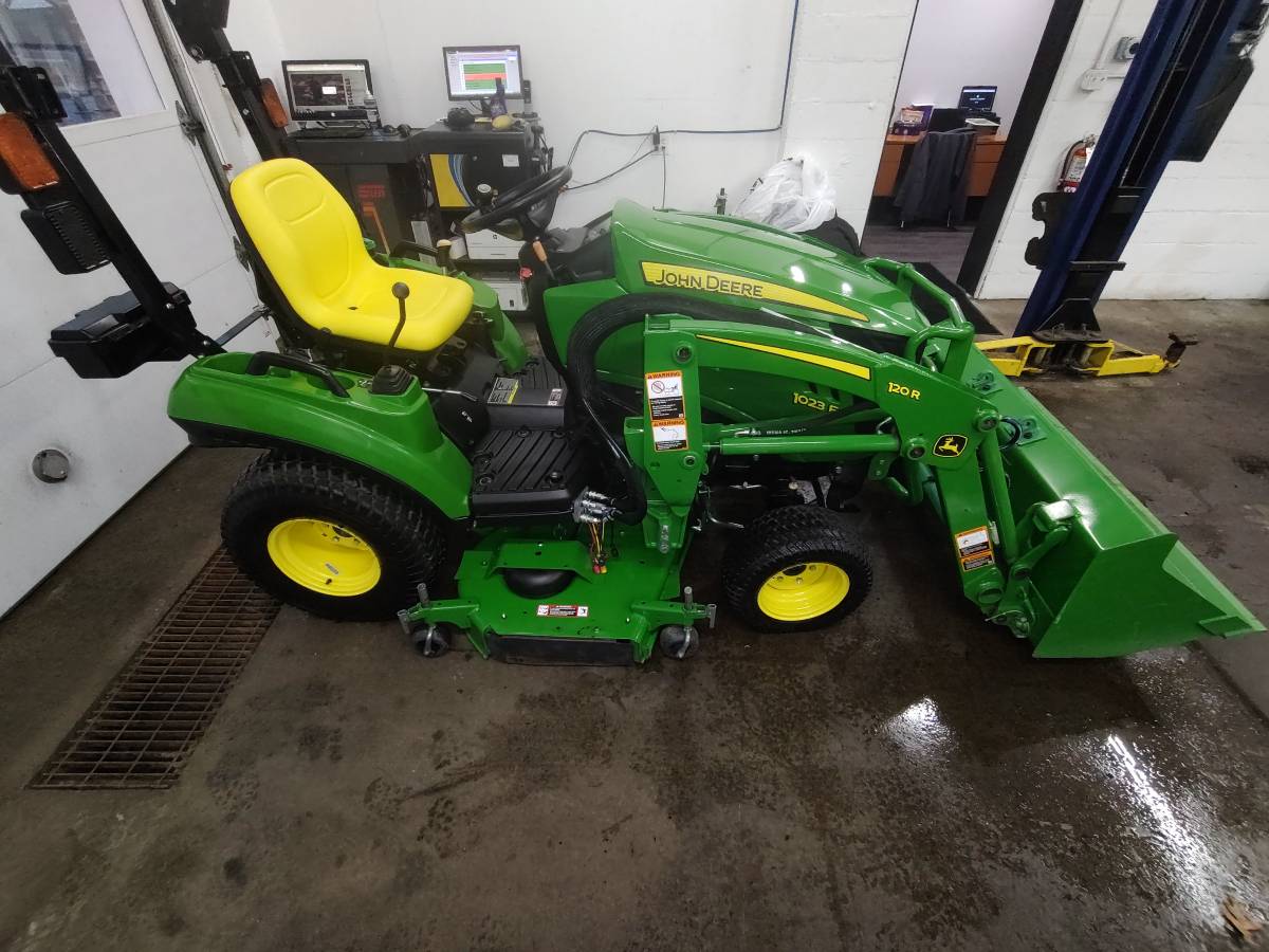 For Sale: 2018 John Deere 1023e Sub Compact Tractor – Low Hours & Loaded 00303 aU0IiHuq51S 0CI0t2 1200x900 For Sale: 2018 John Deere 1023e Sub Compact Tractor – Low Hours & Loaded