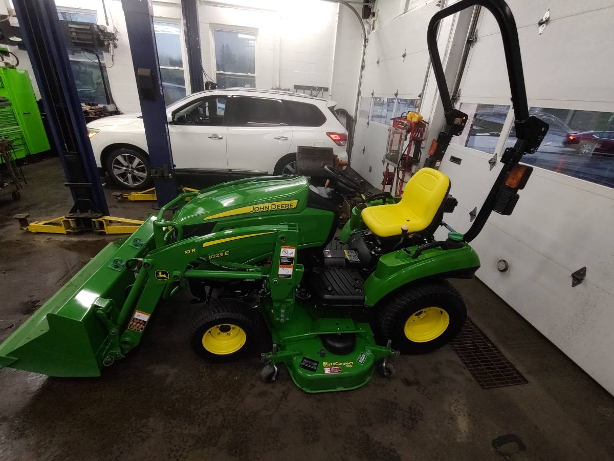 For Sale: 2018 John Deere 1023e Sub Compact Tractor – Low Hours & Loaded 00s0s 3FbbN4MhRO3 0CI0t2 1200x900 For Sale: 2018 John Deere 1023e Sub Compact Tractor – Low Hours & Loaded