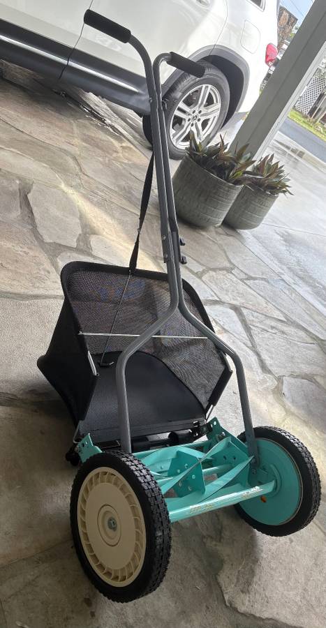 American Lawn Mower Co. 14” Reel Mower + Grass Catcher – Like New! 01010 18uAxRULRjO 0f50t2 1200x900 American Lawn Mower Co. 14” Reel Mower + Grass Catcher – Like New!