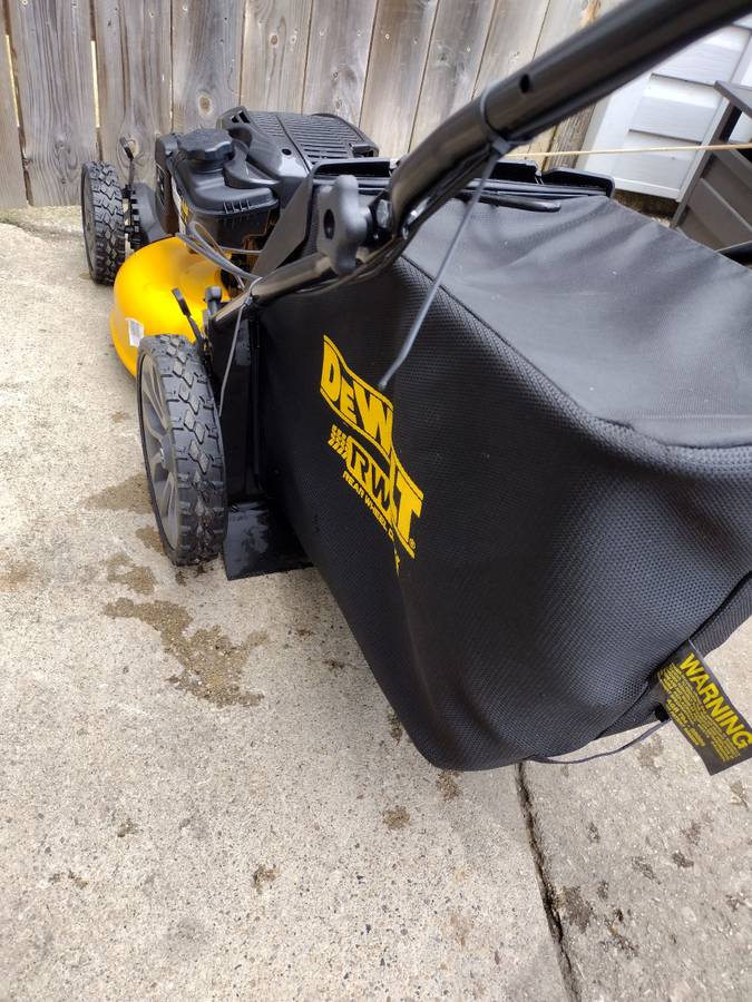 DeWalt 21 Self Propelled Lawnmower (Briggs & Stratton 163cc) – Like New 00c0c jSWdBpyRhfr 0t20CI 1200x900 DeWalt 21 Self Propelled Lawnmower (Briggs & Stratton 163cc) – Like New