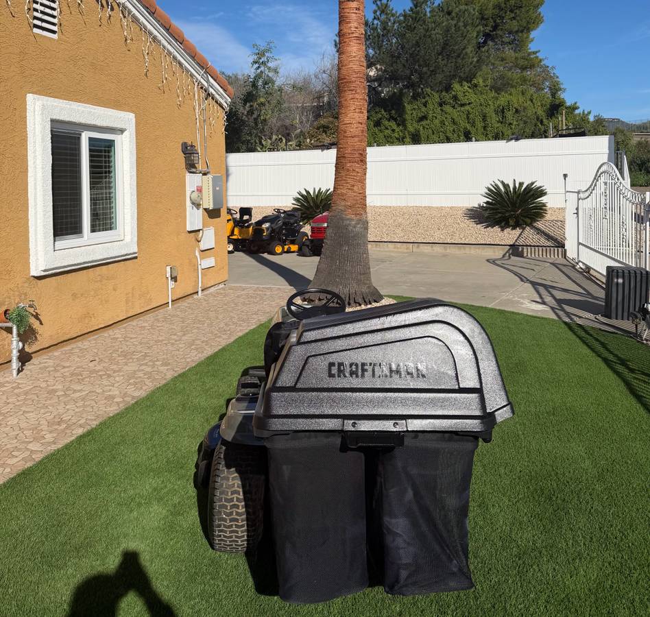 Excellent Craftsman LT2000 Mower 18.5HP w/ Bagger for Sale 00t0t dD71Wo8b9Io 0CI0AK 1200x900 Excellent Craftsman LT2000 Mower 18.5HP w/ Bagger for Sale